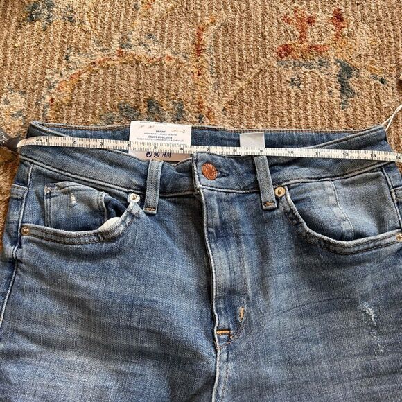 H&M Distressed Blue Jeans for Women - Picture 4 of 6